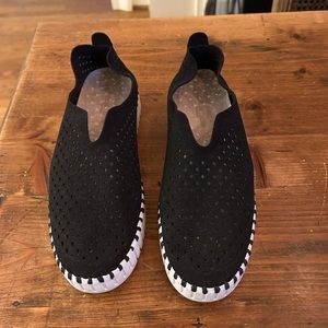 Ilse Jacobsen black suede slip ons